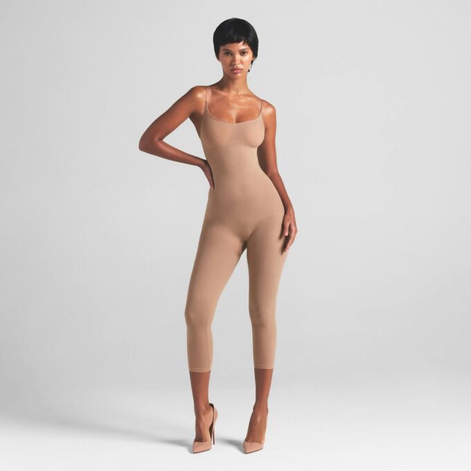 Transparenter, nahtloser Catsuit Transparenter, nahtloser Catsuit