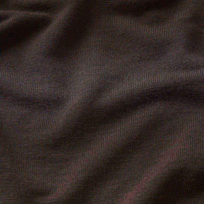 TRANSPARENTES MODELLKLEID MIT OFFENEN SCHULTERN TRANSPARENTES MODELLKLEID MIT OFFENEN SCHULTERN