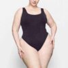 Weicher, glatter, nahtloser String-Body