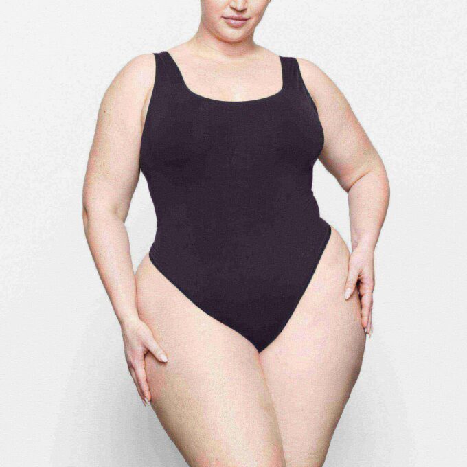 Weicher, glatter, nahtloser String-Body