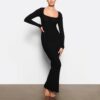 Weiches Lounge-Kleid mit langen Ärmeln Weiches Lounge-Kleid mit langen Ärmeln