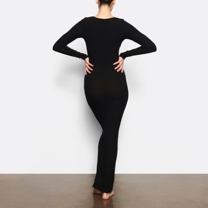 Weiches Lounge-Kleid mit langen Ärmeln Weiches Lounge-Kleid mit langen Ärmeln